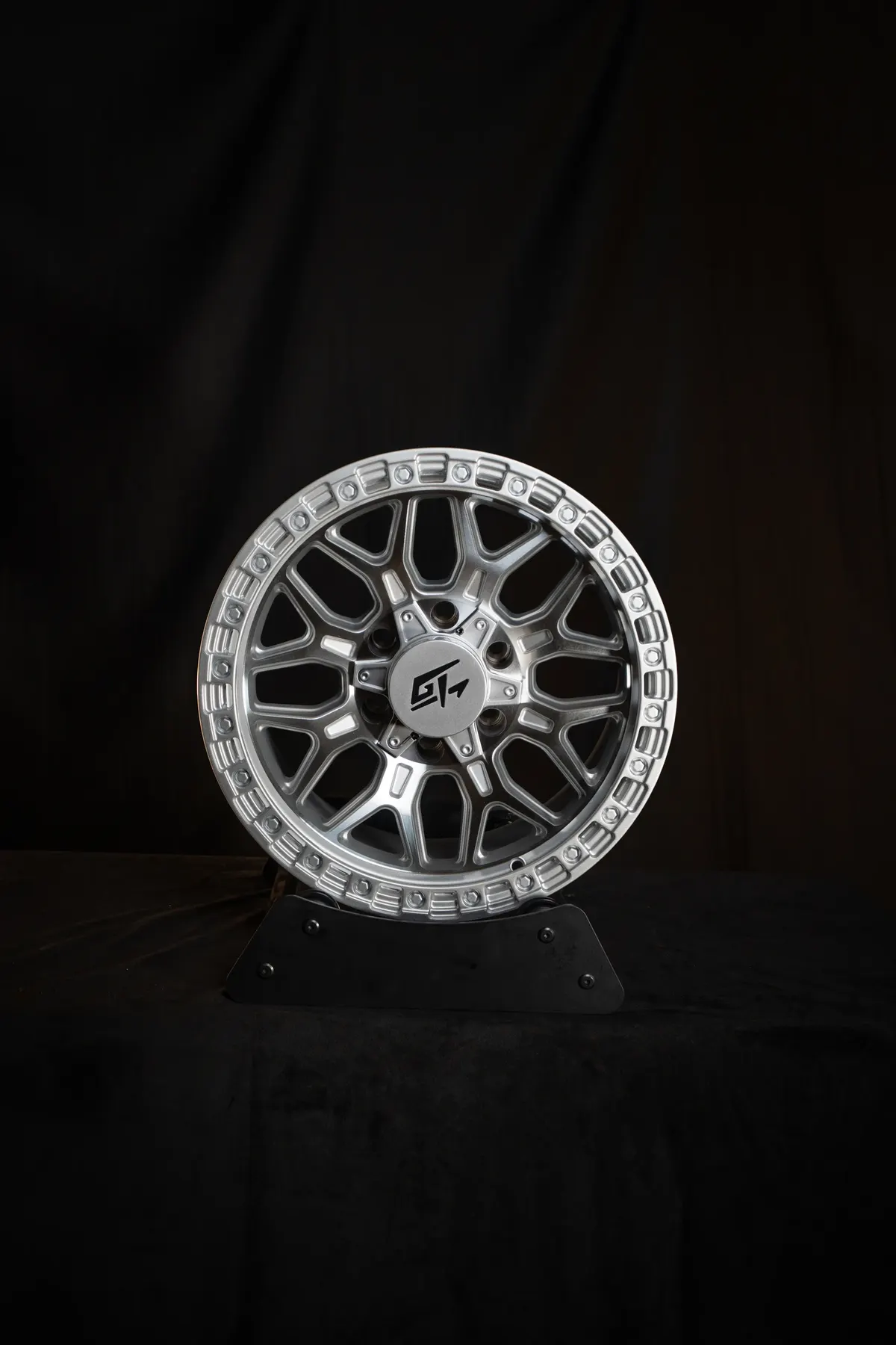 GT Off-Road Revolt wheel